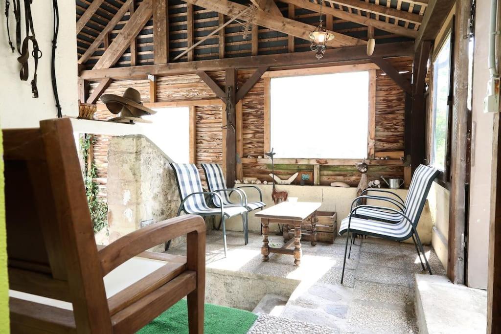 אמבואה Charmante Maison Jardin A 100 Metres Du Clos Luce מראה חיצוני תמונה